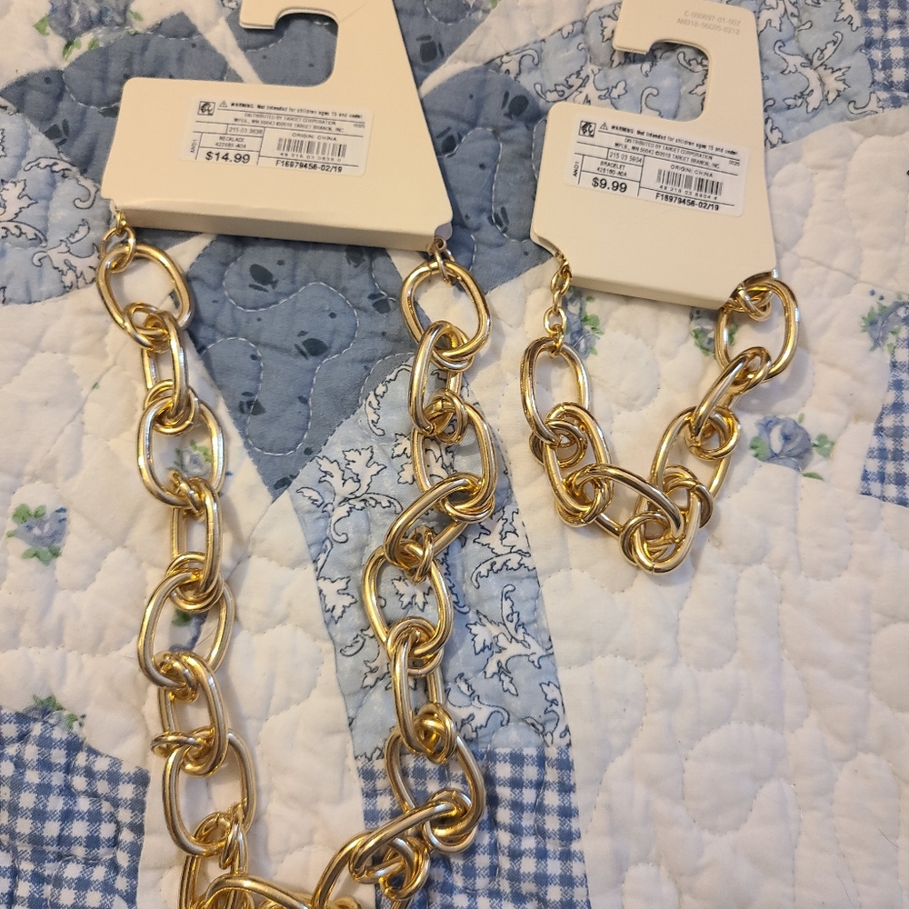 Gold necklace and bracelet
